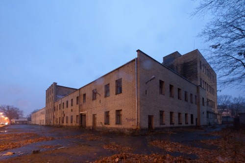 Apleistas „Vilniaus duonos“ pastatas Savanorių prospekte